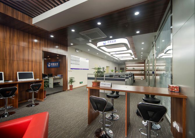 裝修解析：辦公室裝修的細(xì)節(jié)問題：天、地、隔(圖1)