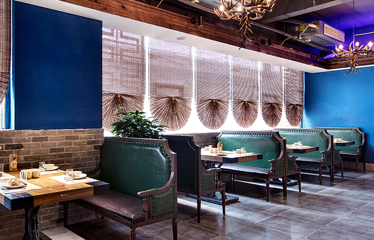 餐廳裝修——將復(fù)古懷舊演繹到極致(圖7) 餐廳裝修——將復(fù)古懷舊演繹到極致(圖7)