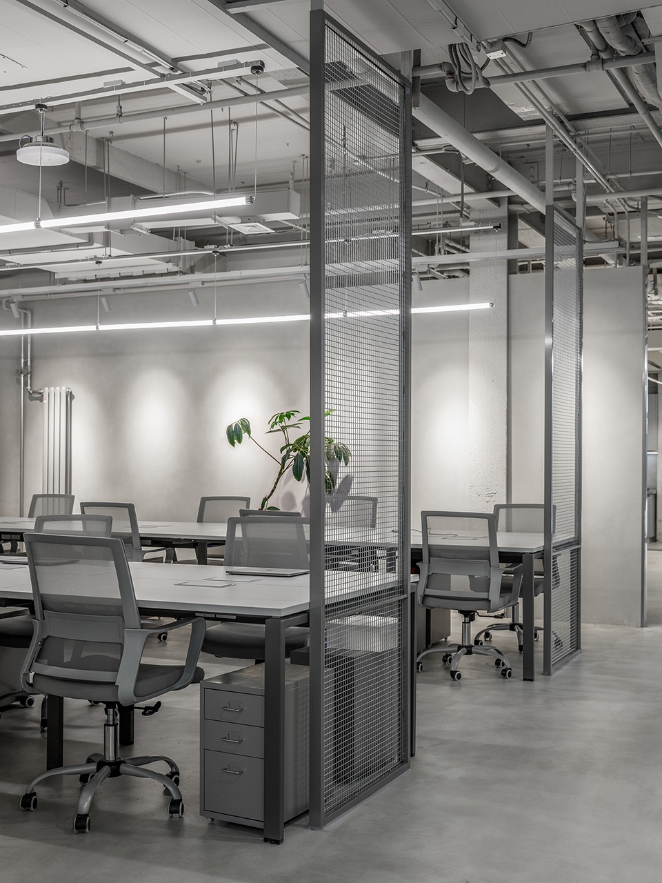 辦公室裝修設(shè)計(jì),粗狂的線條走進(jìn)工業(yè)之美！(圖2)